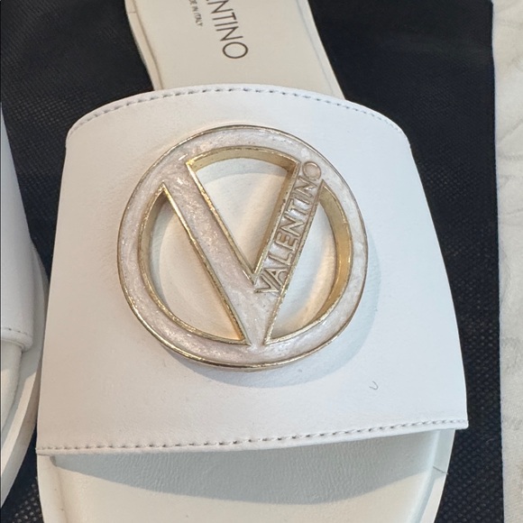 Valentino Bugola Slide Sandal. Ladies 9. - Picture 7 of 13